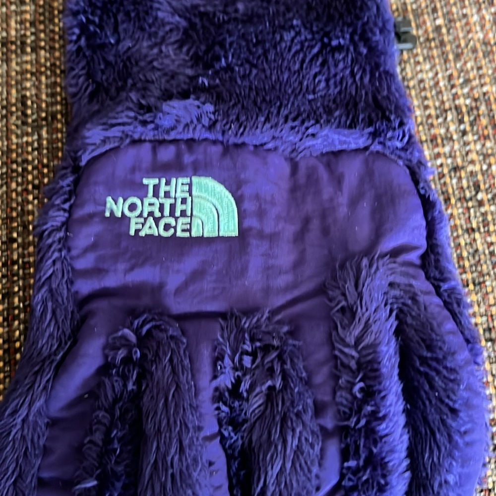 North Face Denali Gloves, size women’s small purple fuzzy with touch tech